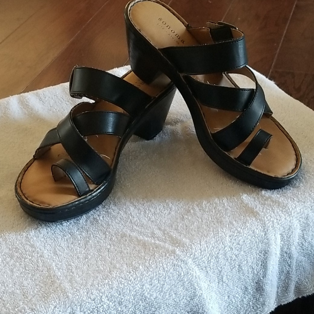Black and tan Sonoma heels